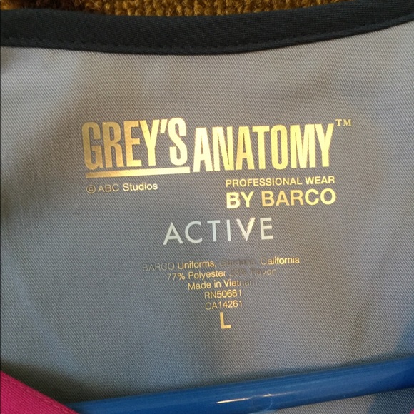 Brand New V-Neck Greys Anatomy Scrubs - Picture 2 of 2